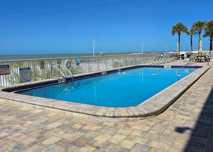 Newly Decorated 1st Floor Unit Steps To The At Fifty Gulfside Aparthotel *