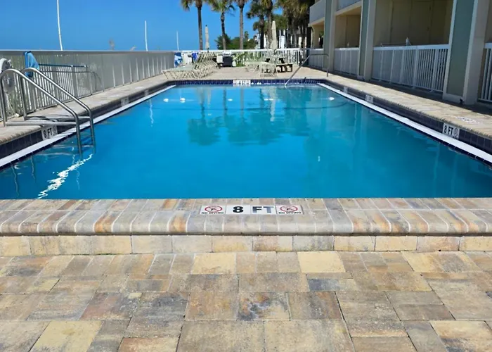 Aparthotel Newly Decorated 1st Floor Unit Steps To The At Fifty Gulfside *